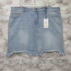 Ms. Cello Curvy Connelly Light Wash High Rise Denim Skirt Frayed Hem Size 3X